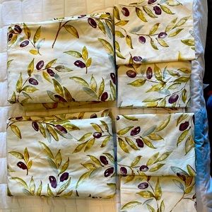 Wine Country Olive Pattern Queen Duvet and Shams